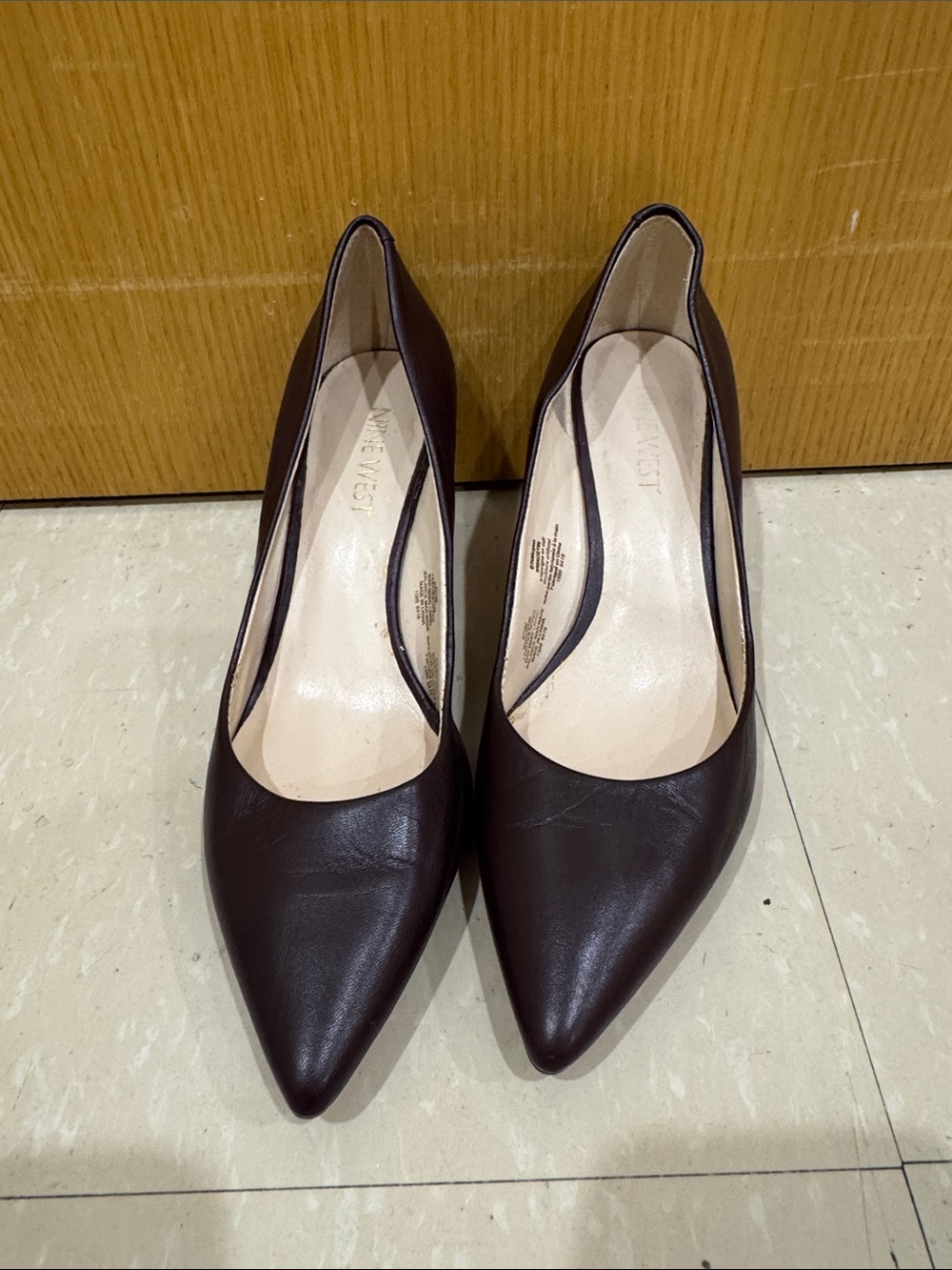 Nine West Burgundy Pointed Toe Kitten Heel Pumps Size 6.5